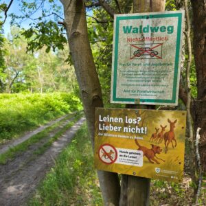 Hinweisschild "Leinen los?"